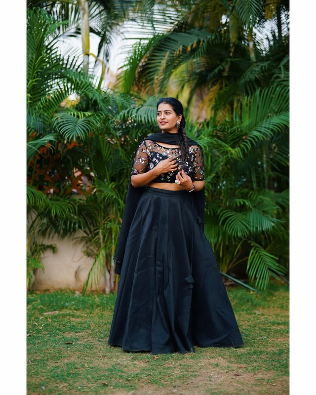 Anshu Reddy ( Source / Instagram ) Anshu Reddy Photo Gallery