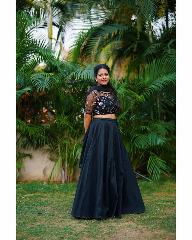 Anshu Reddy ( Source / Instagram ) Anshu Reddy Photo Gallery