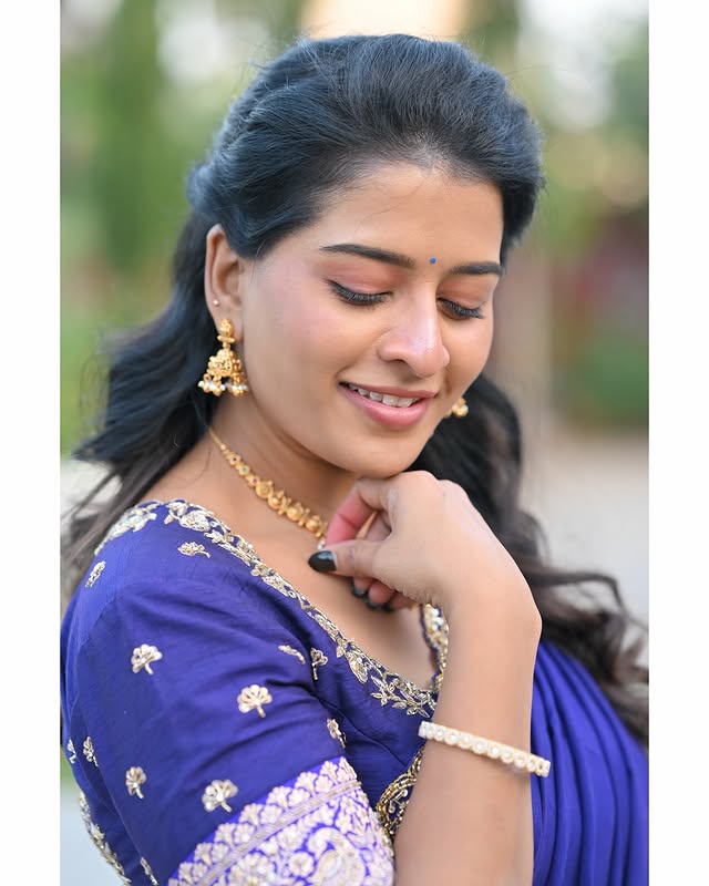Anshu Reddy ( Source / Instagram ) Anshu Reddy Photo Gallery
