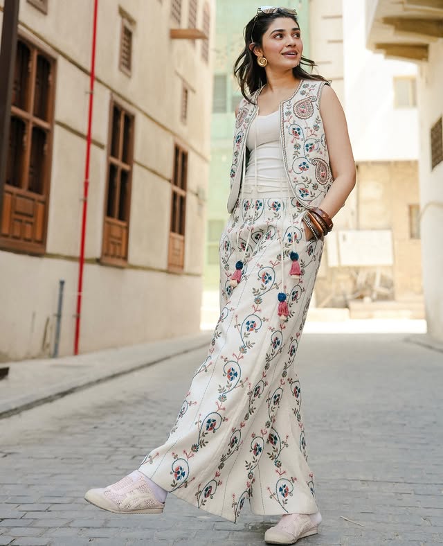 Krithi Shetty (Source /instagram) Krithi Shetty Photo Gallery