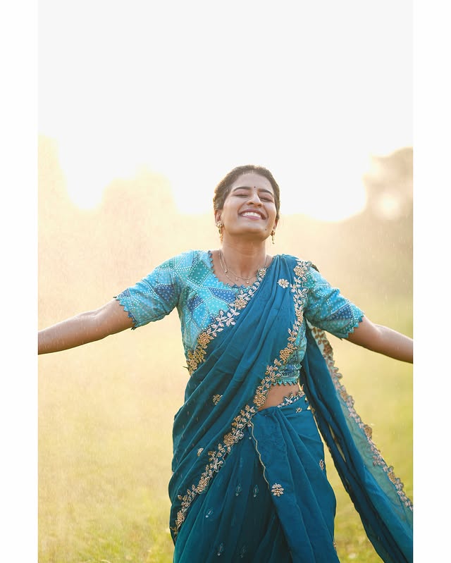 Anshu Reddy ( Source / Instagram ) Anshu Reddy Photo Gallery