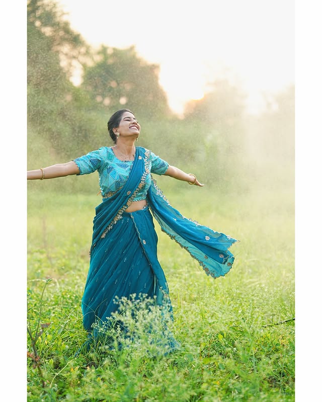 Anshu Reddy ( Source / Instagram ) Anshu Reddy Photo Gallery