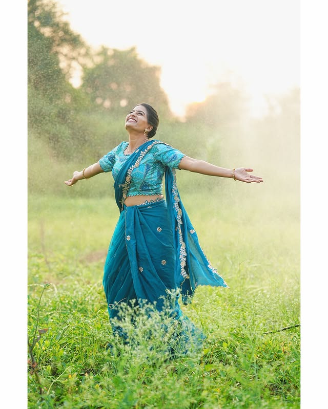 Anshu Reddy ( Source / Instagram ) Anshu Reddy Photo Gallery