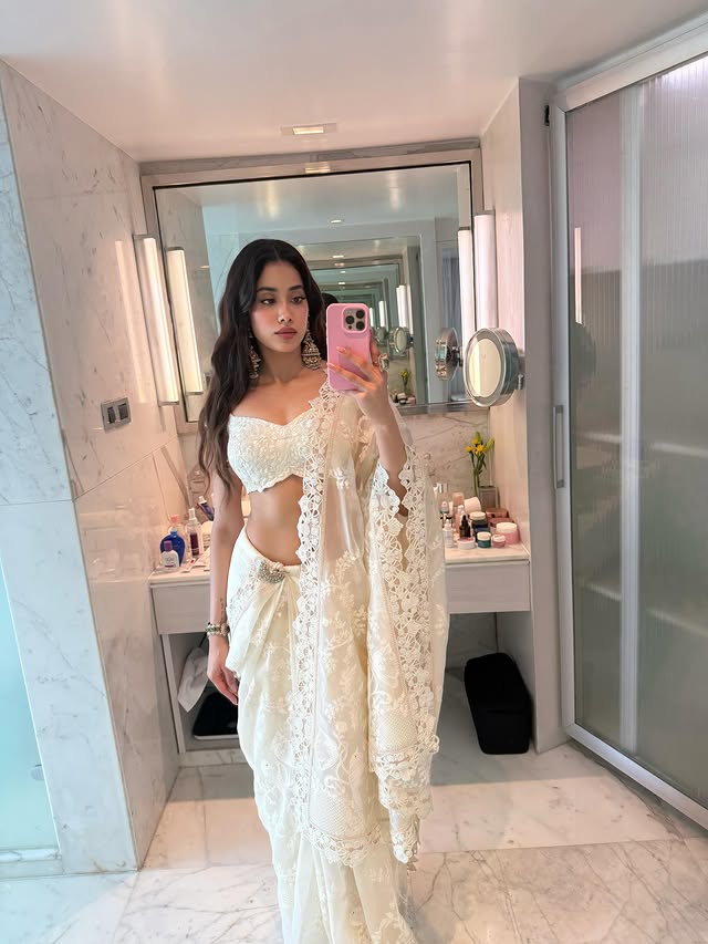 Janvikapoor (Source /Instagram ) Janvikapoor Photo gallery