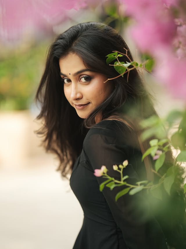 Krithika Umashankar ( source/ Instagram) Krithika Uma Sankar photo Gallery