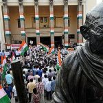 ఏ భ‌వ‌న్‌లో ఏం జ‌రుగుతోంది! పోటీలు ప‌డి రెచ్చ‌గొట్టే ప్రెస్‌మీట్లు.. ఆధిప‌త్య‌పోరులో సిగ‌ప‌ట్లు!