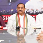 నోటితో న‌వ్వుతూ నొస‌టితో వెక్కిరిస్తూ.. ! ఆయ‌న చెప్పేదొక‌టి చేసేదొక‌టి!