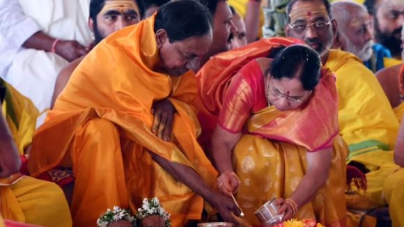 జ్యోతిష్యాలు.. జాత‌కాలు.. యాగాలు.. వీటి ప‌ట్ల మ‌న కేసీఆర్‌కూ భ‌లే గురండోయ్‌..!
