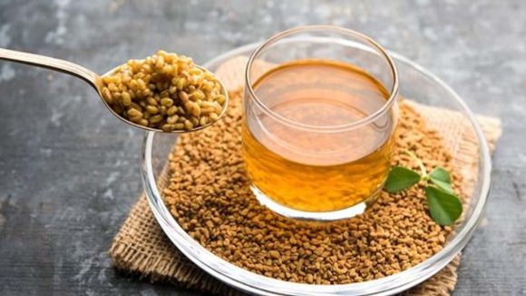 మెంతి నీళ్లు తాగుతున్నారా? ఆడవారికి కలిగే ఈ 5 లాభాలు తెలిస్తే వదలరు