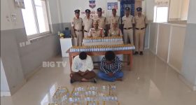 ఆసిఫాబాద్ జిల్లాలో భారీగా పట్టుబడ్డ అక్రమ మద్యం.. ఇద్దరు నిందితుల అరెస్ట్