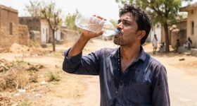 వేసవిలో నీళ్లు తాగేటప్పుడు అందరూ చేసే తప్పులు.. దాహం తగ్గకపోవడానికి ఇవే కారణాలు