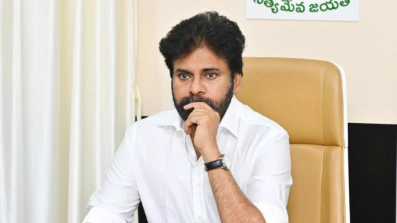 ప‌వ‌న్ అంత‌రంగాన్ని ప‌ట్టించిన త‌మిళ రాజ‌కీయాలు..! వెంటాడుతున్న విజ‌య్ సీఎం.. ఇన్ఫిరియారిటీ!