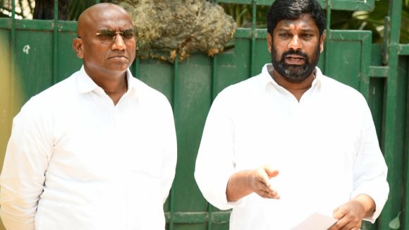 ప్ర‌భుత్వ ఆస్తుల ధ్వంసం.. శిక్ష‌లు.. సెక్ష‌న్ల‌పై  ఆరెస్ ప్ర‌వీణ్‌తో  శిక్ష‌ణా త‌ర‌గ‌తులు నిర్వ‌హించాలి.. భ‌వ‌న్‌కు విన‌తుల తాకిడి!