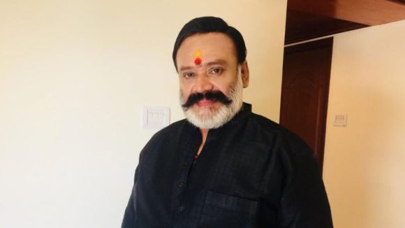 రోడ్డు ప్రమాదంలో ప్రముఖ నటుడు మృతి.. భార్య పరిస్థితి విషమం!