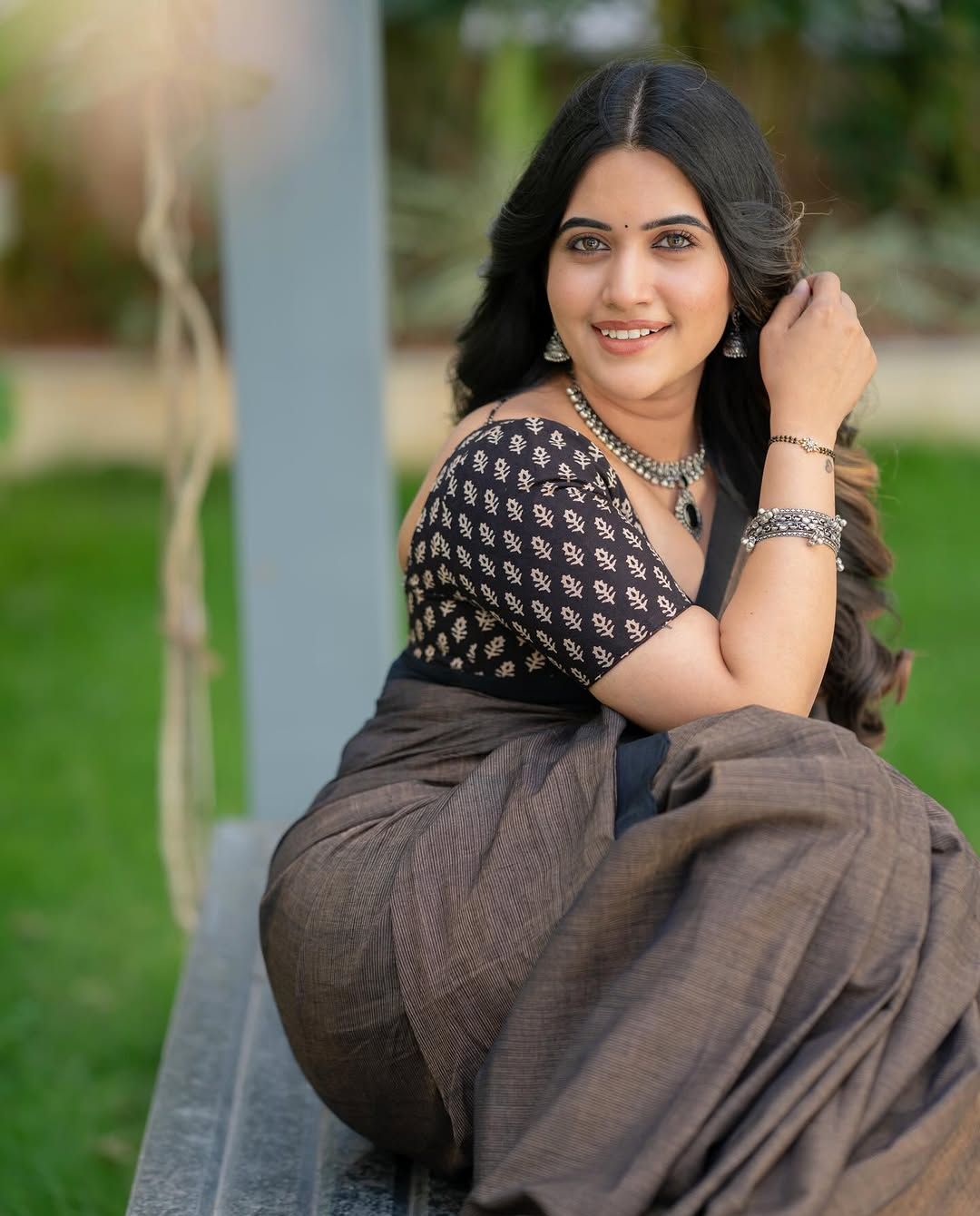 Sravanthi Chokarapu: చీరకట్టులో స్రవంతి అందాలు.. కిల్లింగ్ ఫోజులతో క్యూట్ ఎక్స్ప్రెషన్స్!