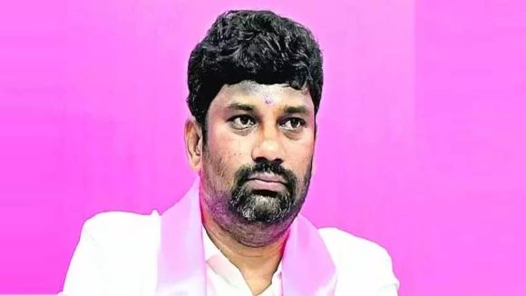 బాల్కసుమన్ అరెస్టుకు రంగం సిద్దం.. తెలంగాణ భవన్ వద్ద తీవ్ర ఉద్రిక్తత!