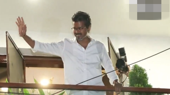 విజయ్ చూపు ఎటు వైపు.. ప్రభుత్వ ఏర్పాటుకు కలిసేదెవరితో?