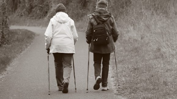 Walking: రోజూ అరగంటపాటూ ఇంటర్వల్ వాకింగ్.. బరువు పెరగదు, గుండెకు ఆరోగ్యం