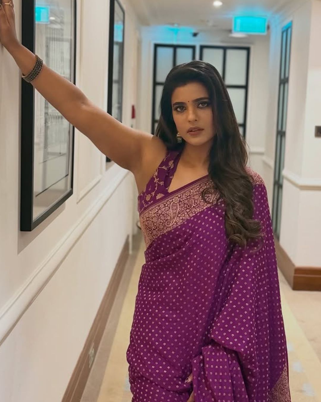 Aishwarya Rajesh : స్లీవ్ లెస్ జాకెట్ లో భాగ్యం రెచ్చగొడుతుంది మావా..ఫోటోలు వైరల్…