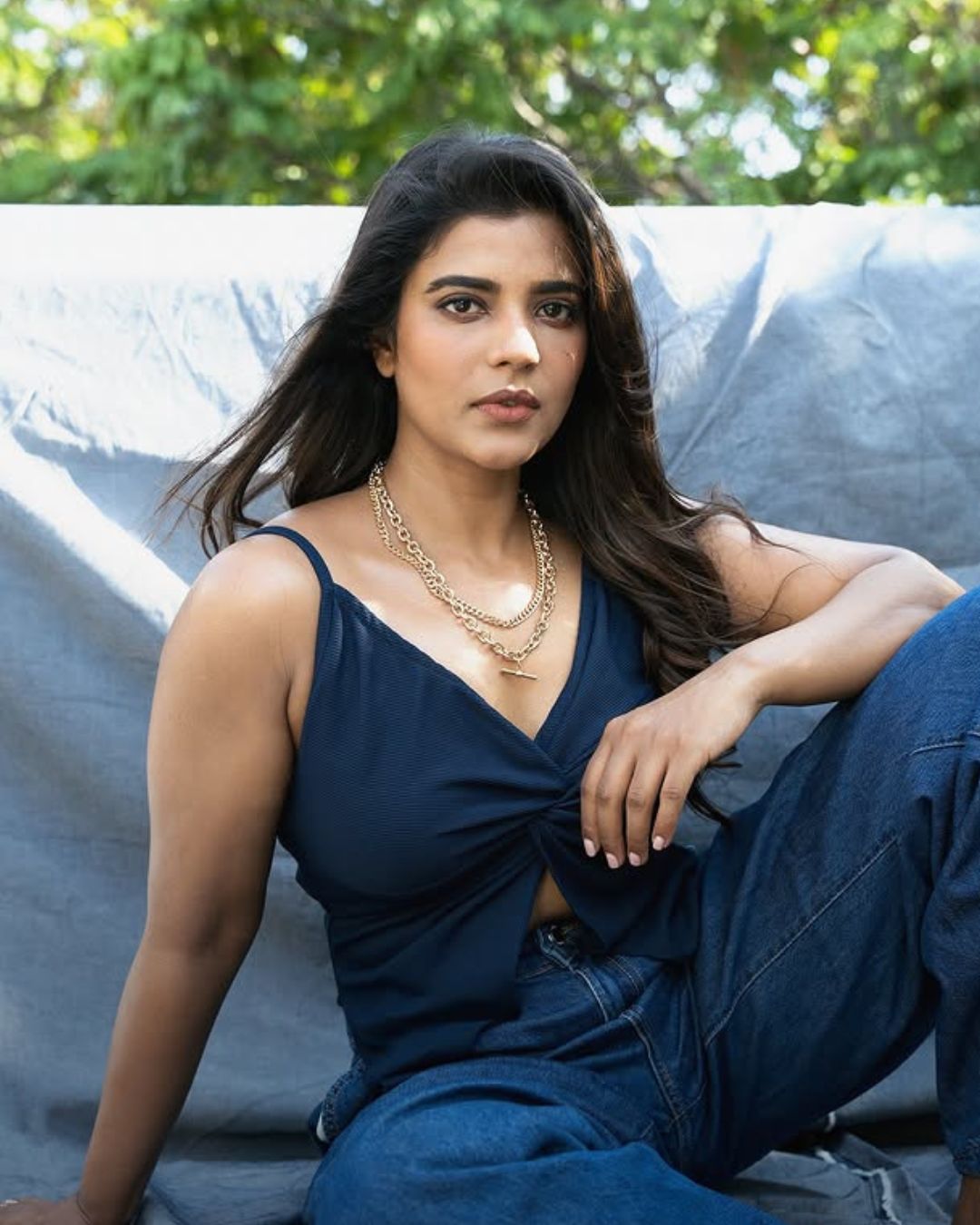 Aishwarya Rajesh :, గ్లామర్ గేట్లు ఎత్తేసిన ఐశ్వర్య రాజేష్.. కుర్రాళ్ళు తట్టుకోలేరమ్మా..!