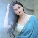 Bhagyasri Borse: జారే పైటతో పరువాల భాగ్య విందు.. చూపులతో చంపేస్తావా..?