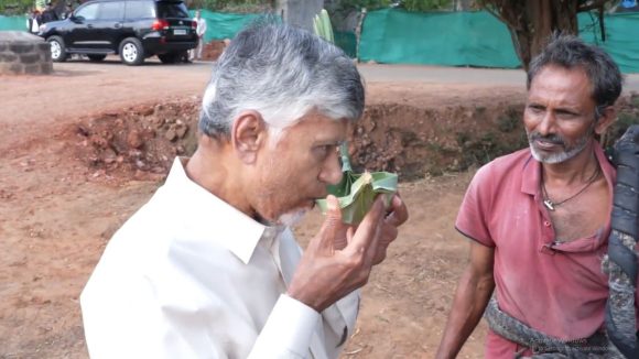 రీల్ కాదు రియల్.. బాలయ్యను మరిపించిన సీఎం చంద్రబాబు, ఇదిగో వీడియో