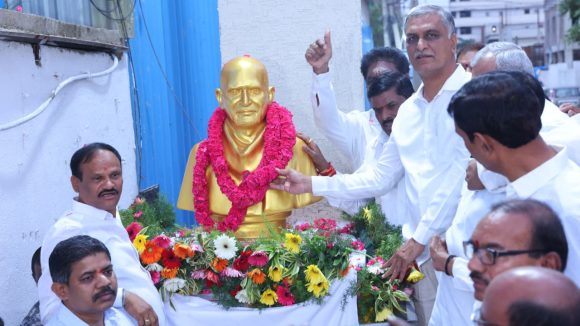 బీహెచ్‌ఈఎల్ కార్మికుల పెన్నిధి.. ఎవరీ ‘జి. ఎల్లన్న’? హరీశ్ రావు ఆసక్తికర వ్యాఖ్యలు!