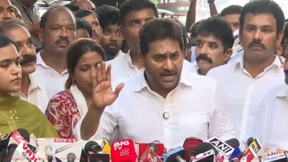 స్టీల్‌ప్లాంట్ ఫ్యూచర్‌పై జగన్ ఆసక్తికర వ్యాఖ్యలు.. బాధితులకు జగన్ పరామర్శ, ప్రభుత్వంపై రుసరుసలు