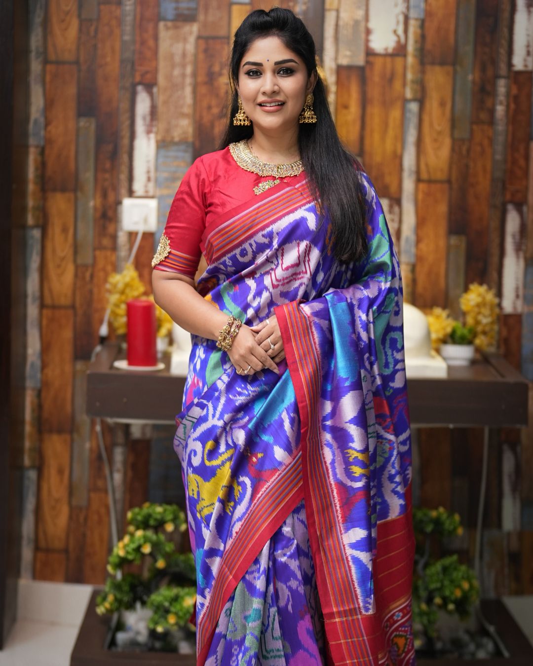 Manjula Paritala : చీరలో కుందనపు బొమ్మలా మెరిసిపోతున్న డాక్టర్ బాబు భార్య.. రెండు కళ్లు చాలట్లేదు..
