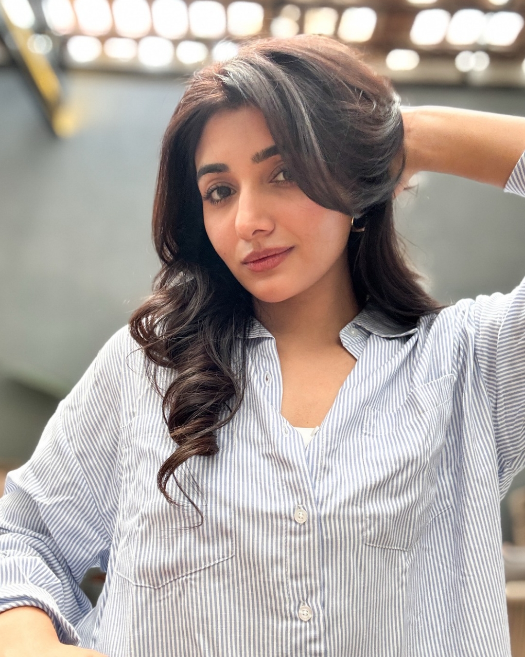 Mirna Menon : స్టైలిష్ లుక్ లో మిర్నా.. చూపులతో చంపుతుంది మావా..