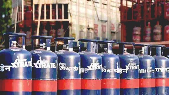 LPG Gas: ఎల్పీజీ గ్యాస్ వినియోగదారులకు  బిగ్ రిలీఫ్.. ఆంక్షలు ఎత్తేసిన కేంద్రం, మరి ధరలు తగ్గుతాయా?