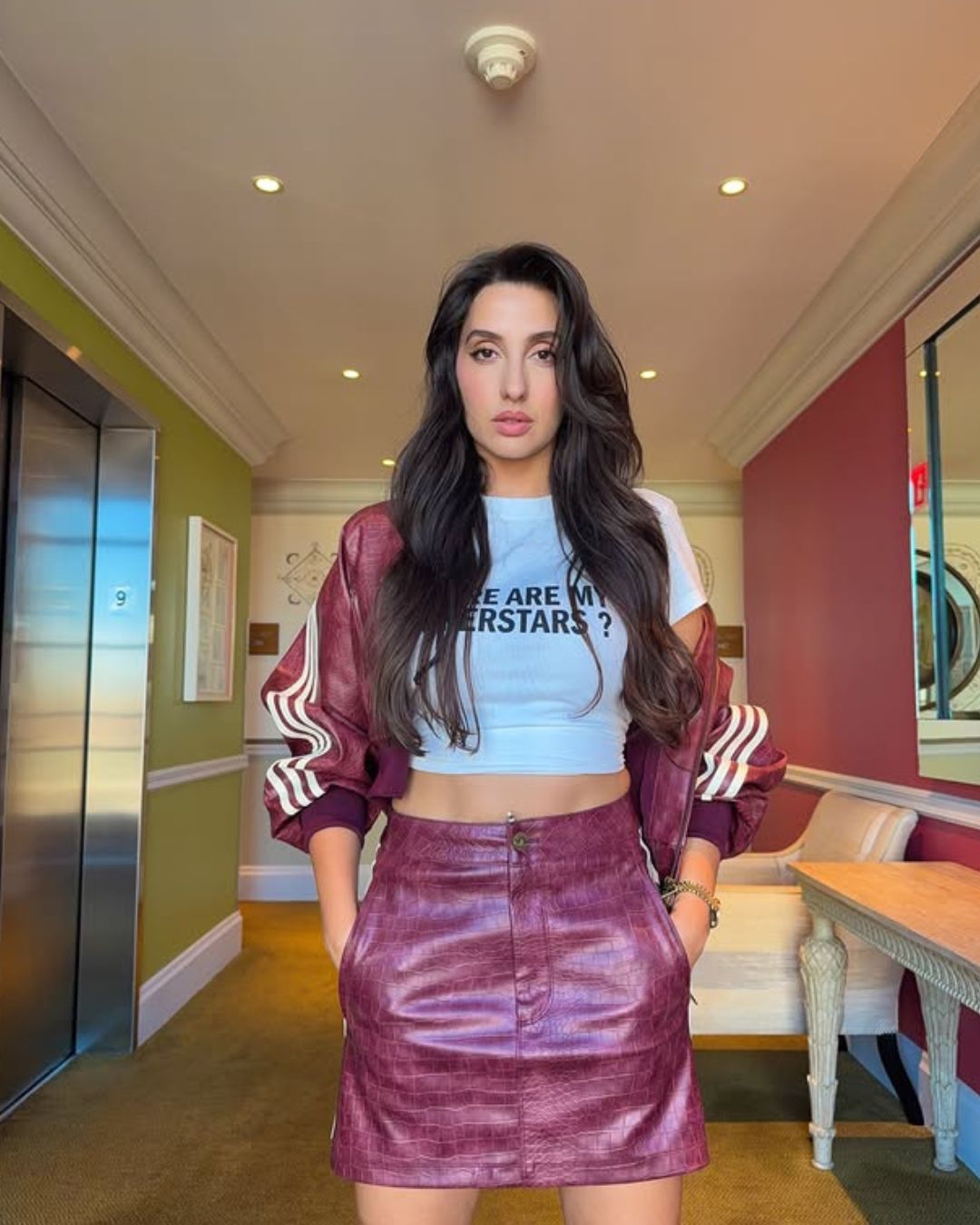 NoraFatehi : ట్రెండీ వేర్ లో టెంప్ట్ చేస్తున్న నోరా.. చూపులతో చంపేస్తుంది మావ..