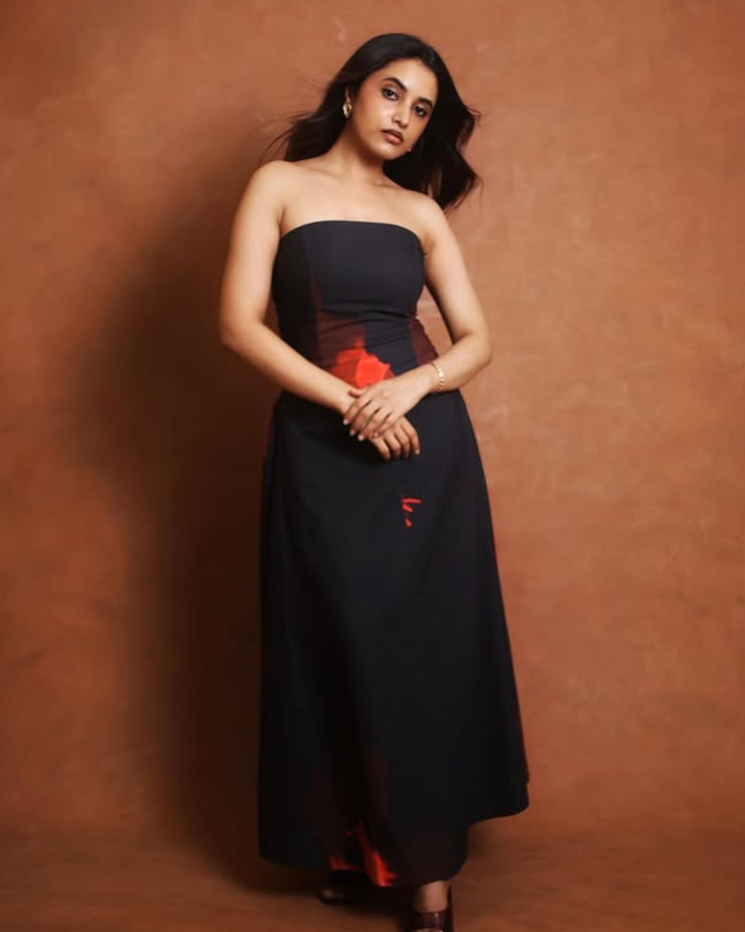 Priyanka Mohan : బ్లాక్ డ్రెస్ లో మనసు దోచుకుంటున్న ప్రియాంక.. భలే ఉంది కదా..