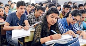 గోల్డెన్ ఛాన్స్ భయ్యా.. ఐఫోన్లు, ల్యాప్‌టాప్‌లపై మతిపోయే డిస్కౌంట్స్.. సేల్ ఎప్పటి నుంచో తెలుసా?