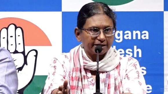 నా సీటు చోరీ జరిగింది.. ఎలాంటి లీగల్ కేసుల్లేవ్, అందుకే మీడియా ముందుకు మీనాక్షి నటరాజన్