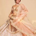 Wamiqa Gabbi: అబ్బా.. ట్రెడిషినల్ లుక్ లో గ్లామర్ డోస్.. కుర్రాళ్ళు తట్టుకోలేరమ్మా..