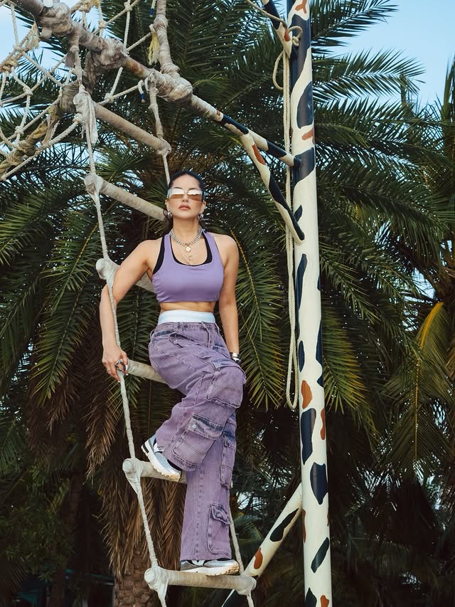 Sunny Leone ( Source / Instagram) Sunny Leone photo Gallery