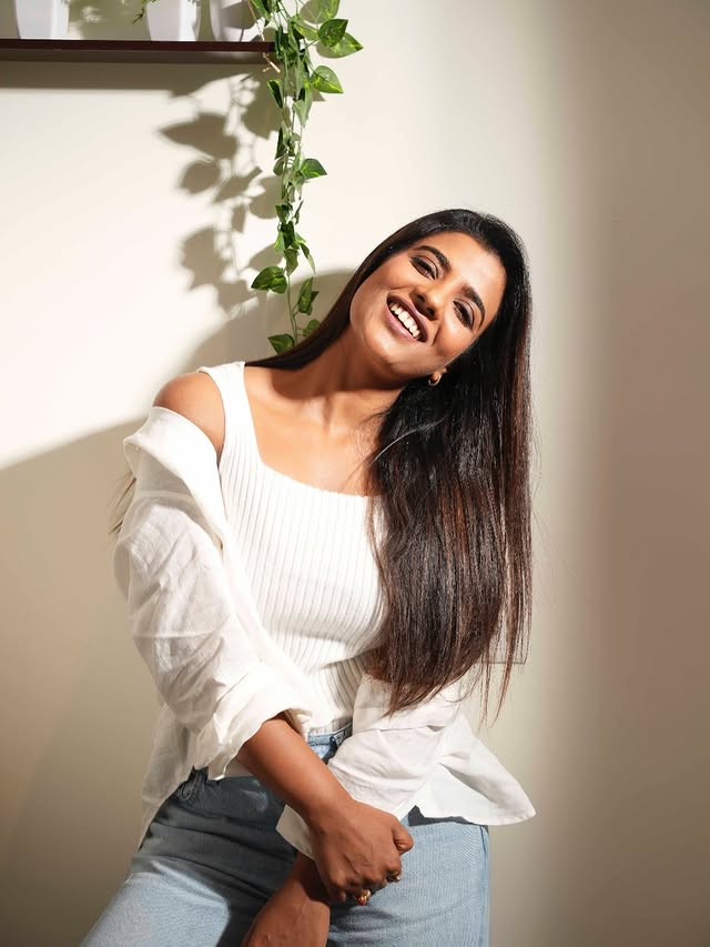 Aishwarya Rajesh ( Source/ Instagram) Aishwarya Rajesh Photo Gallery