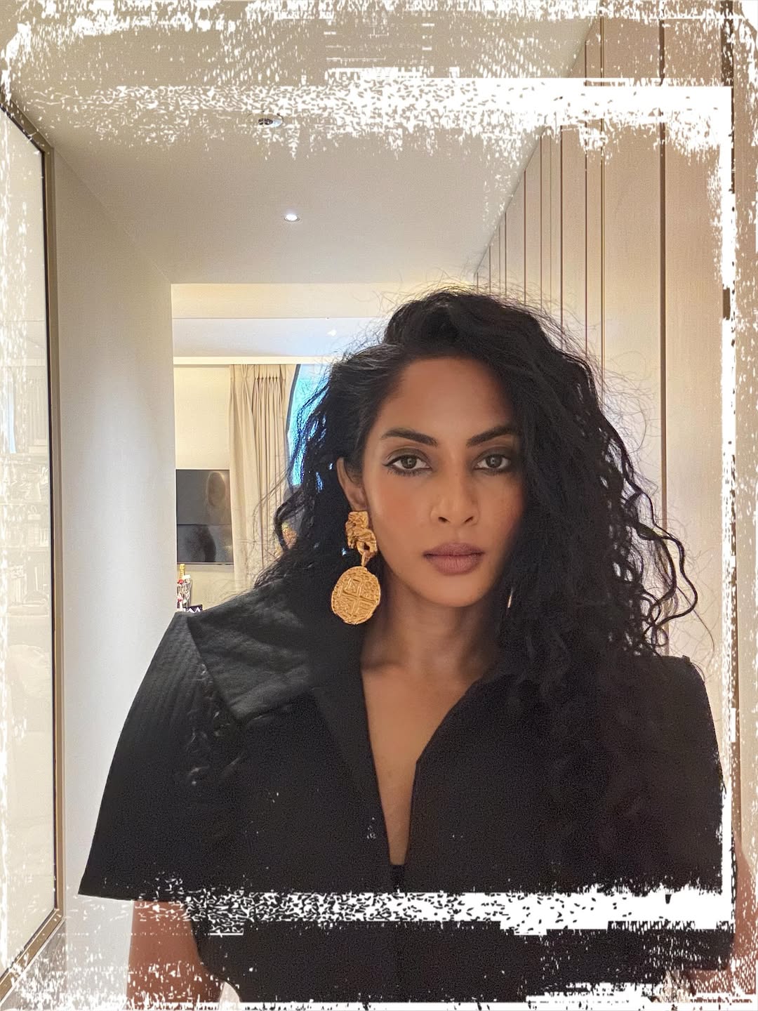Sriya Reddy ( Source/ Instagram ) Sriya Reddy Photo Gallery