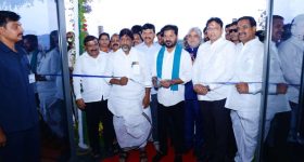 అప్‌గ్రేడెడ్ ప్రాసెసర్, పెరిస్కోప్ టెలిఫోటో కెమెరాతో వస్తోన్న Vivo X500.. పూర్తి వివరాలు మీ కోసం!