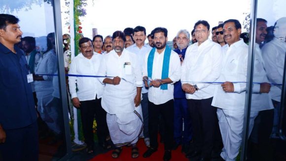 ఫ్యూచ‌ర్ సిటీపై హ‌రీశ్‌వి మ‌ళ్లీ అవే మాట‌లు! అమ‌రావ‌తిలా వివాద‌స్పదం చేసేందుకు బీఆరెస్ య‌త్నం!