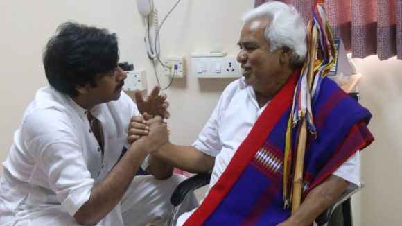 గ‌ద్ద‌ర్‌కు కారు కొనిచ్చా..! ఇదిప్పుడు బ‌య‌ట‌పెట్టడం వెనుక నీ ఉద్దేశ‌మేంద‌యా ప‌వ‌ను!?