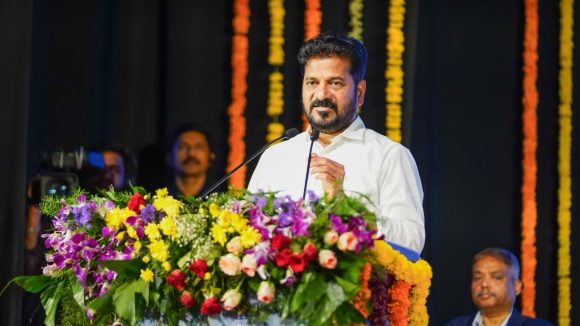 అవును.. నేను గుంపుమేస్త్రీనే..! సెల‌వు తీసుకోకుండా..తెలంగాణ కోసం శ్ర‌మిస్తున్నా!