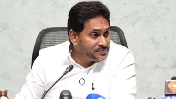 Jagan: డీఎస్సీ ఉద్యోగాలు వ్యవహారం.. చంద్రబాబు ప్రభుత్వంపై రుసరుసలు, జగన్ నోట జెన్ జీ