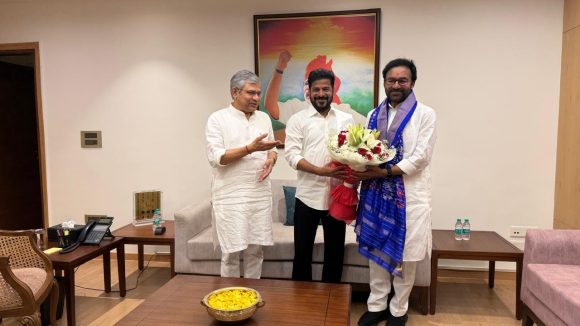 కిష‌న్‌రెడ్డి.. ఆట‌లో అర‌టిపండు! ఇగ న‌న్ను తిట్ట‌వు గ‌దా! నేనూ తెలంగాణ కోస‌మే ఆలోచిస్తున్నా తెలుసా!?
