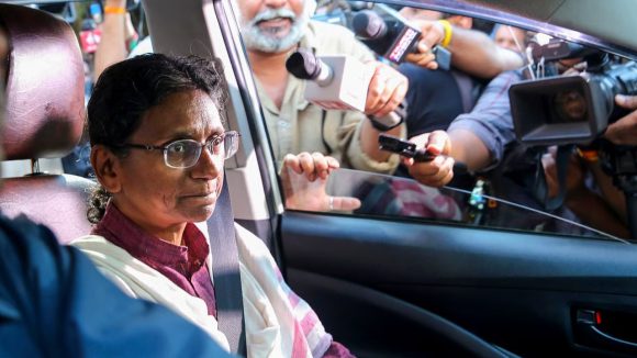 మీనాక్షితో పెట్టుకుని బీజేపీ బ‌ద్నాం! బీఎల్ సంతోష్ రంగంలోకి… ఇదో రాంగ్ స్ట్రాట‌జీ.. !