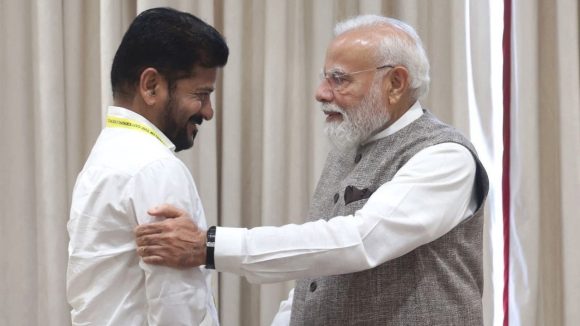 తిట్టుడు తిట్టుడే… కలుసుడు కలుసుడే! కేసీఆర్‌, రేవంత్‌లో తేడా ఇదే!