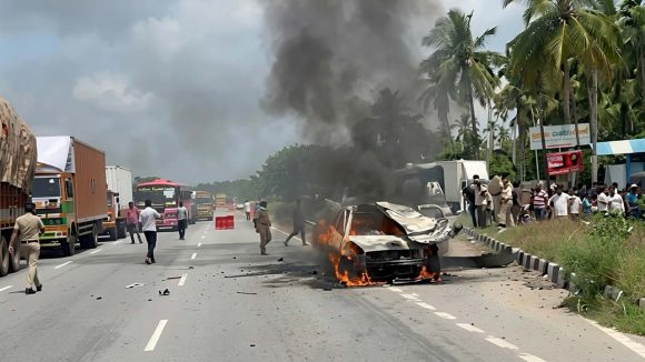కర్ణాటకలో ఘోరం.. యువతిపై కత్తితో దాడి చేసి, పెట్రోల్ బాంబుతో వ్యక్తి ఆత్మహత్య.. అసలేం జరిగిందంటే?