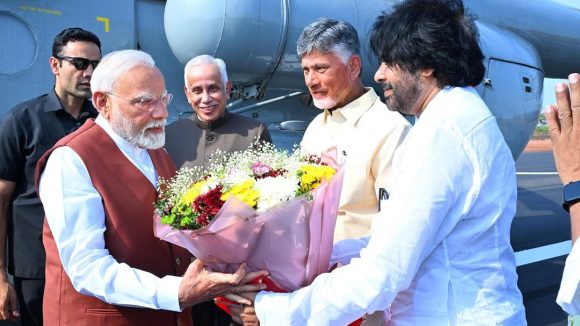 తెలంగాణ‌లో పులులు.. ఢిల్లీకి రాగానే పిల్లులు! ప‌వ‌న్ మాట‌ల మ‌ర్మ‌మేమీ? మోడీ అంటే అంత భ‌య‌మా?