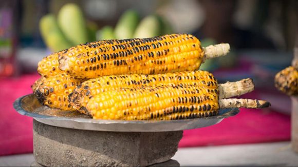 వర్షాకాలంలో మొక్కజొన్న తినే.. అలవాటు ఉందా?